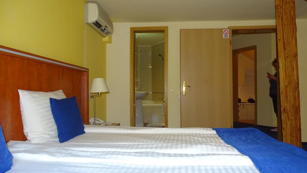 Casa Elysee Hotel Deva Ngoại thất bức ảnh