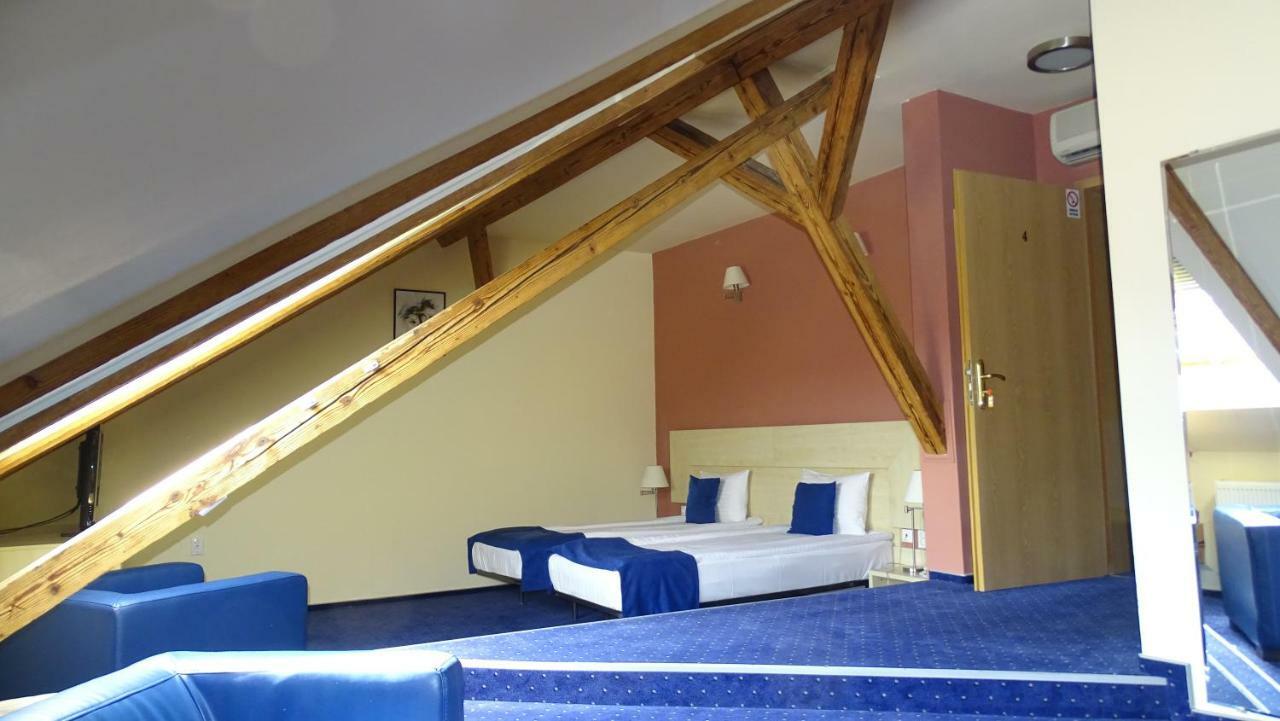Casa Elysee Hotel Deva Ngoại thất bức ảnh
