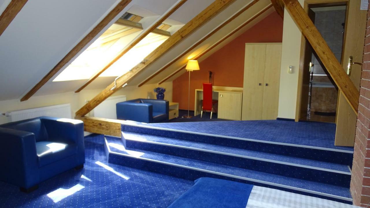 Casa Elysee Hotel Deva Ngoại thất bức ảnh
